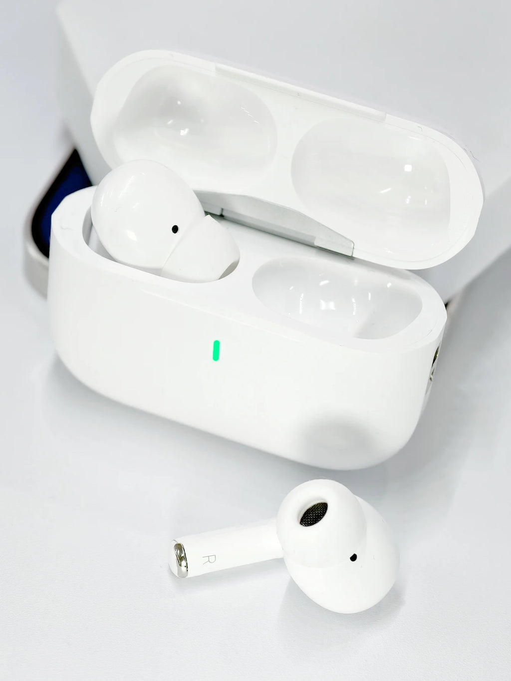 TWS Wireless Bluetooth Earbuds, In-Ear Noise Cancelling Headphones with Charging Case, 3-4H Single Playtime, 8-10H Total Battery