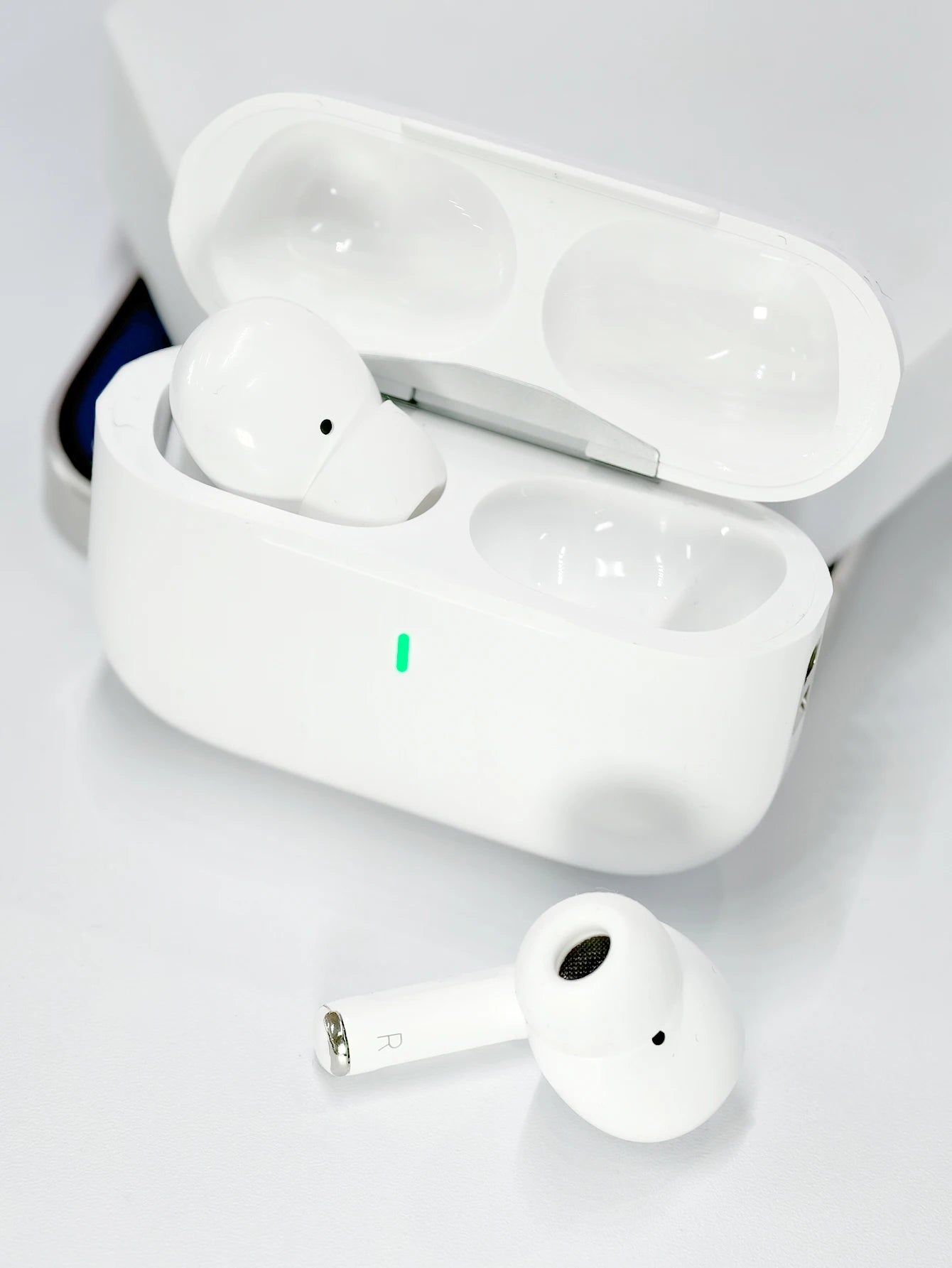 TWS Wireless Bluetooth Earbuds, In-Ear Noise Cancelling Headphones with Charging Case, 3-4H Single Playtime, 8-10H Total Battery